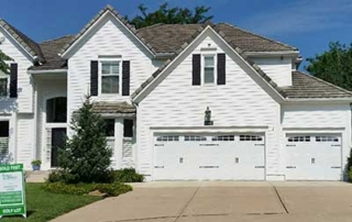 homeowner-says-garage-doors-attracted-new-buyer